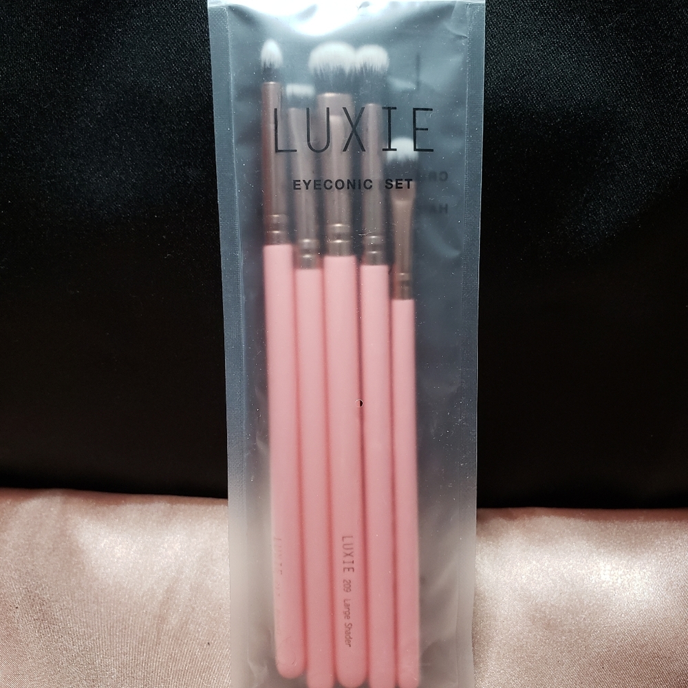 Luxie iconic brush set